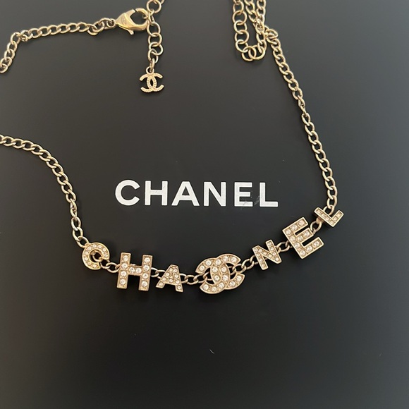 CHANEL Gold Necklace Spelled out Chanel with CC logo in Crystal - Picture 4 of 7